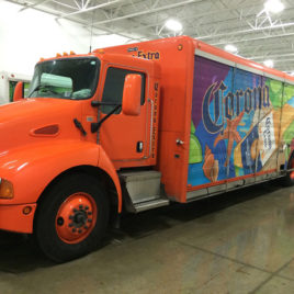 2005 Kenworth T300